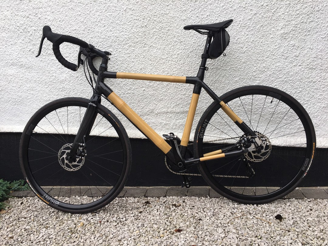 🤜Awesome! 🤛 build 🚴♀️ by Mark, finshed with Sram Rival #huntwheels and condor forks.
