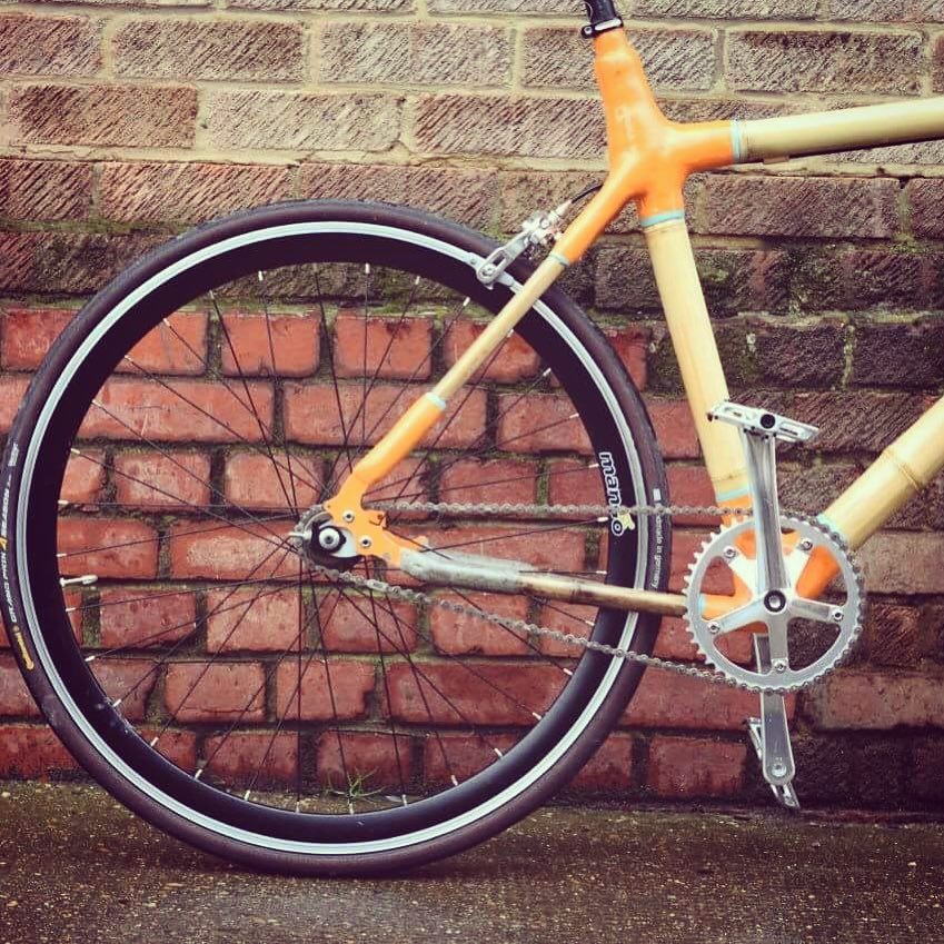 Simple single speed build by Sam. Lugs finished in orange! #bamboobike #fixedgear #fixie #fixedlifes