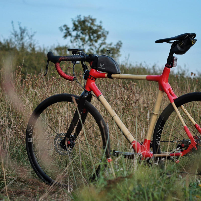Build by @aleportante finished using a #sram groupset and #huntwheels.