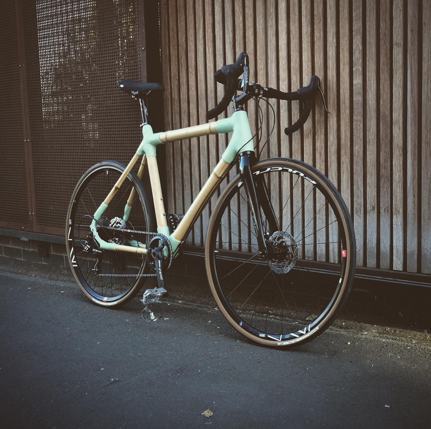 We’ve 3 NEW builds to show you over the weekend so stay tuned! First off is a build by Toby. Setup