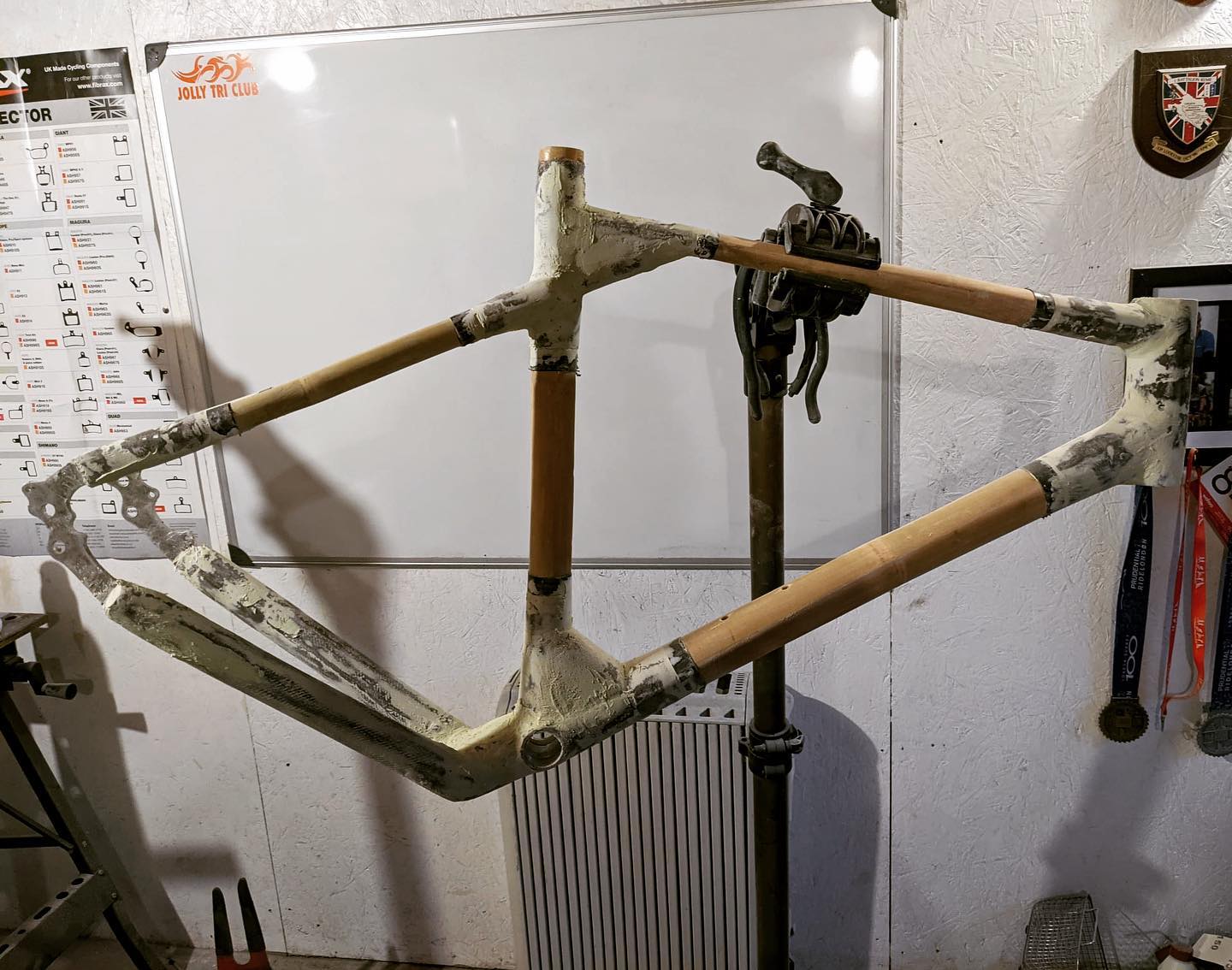 Really interesting build by Stephen. Laminated tubing built using a home build gravel kit.