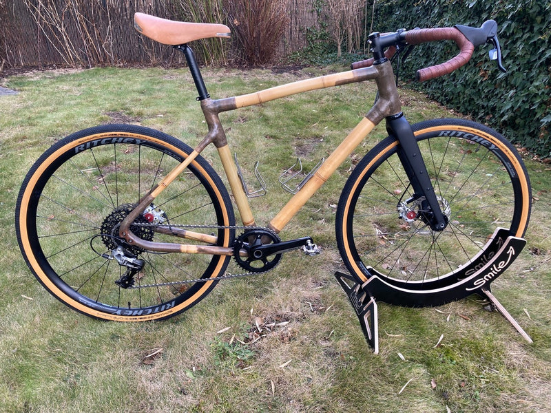 Awesome custom build by Georg in Austria. Read about the complete Click link in Bio.⁠