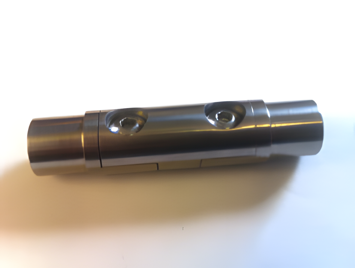 Steel seatstay frame splitter for belt-drive bamboo frame builds